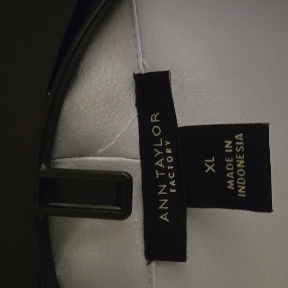 Ann Taylor Factory blouse - Picture 2 of 2